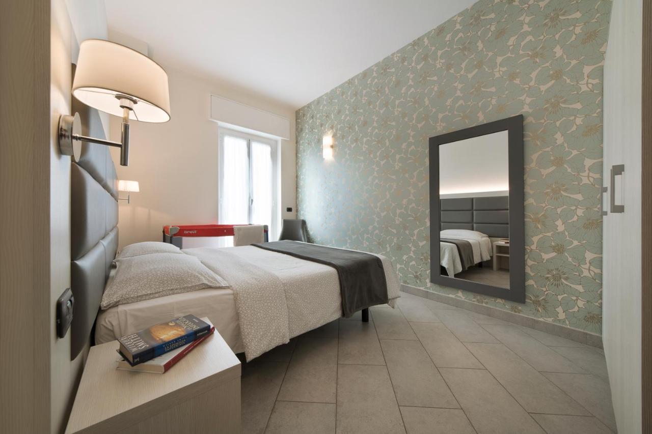 Hotel Residence Laigueglia Free Parking Bagian luar foto