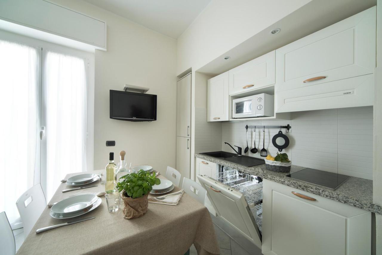 Hotel Residence Laigueglia Free Parking Bagian luar foto
