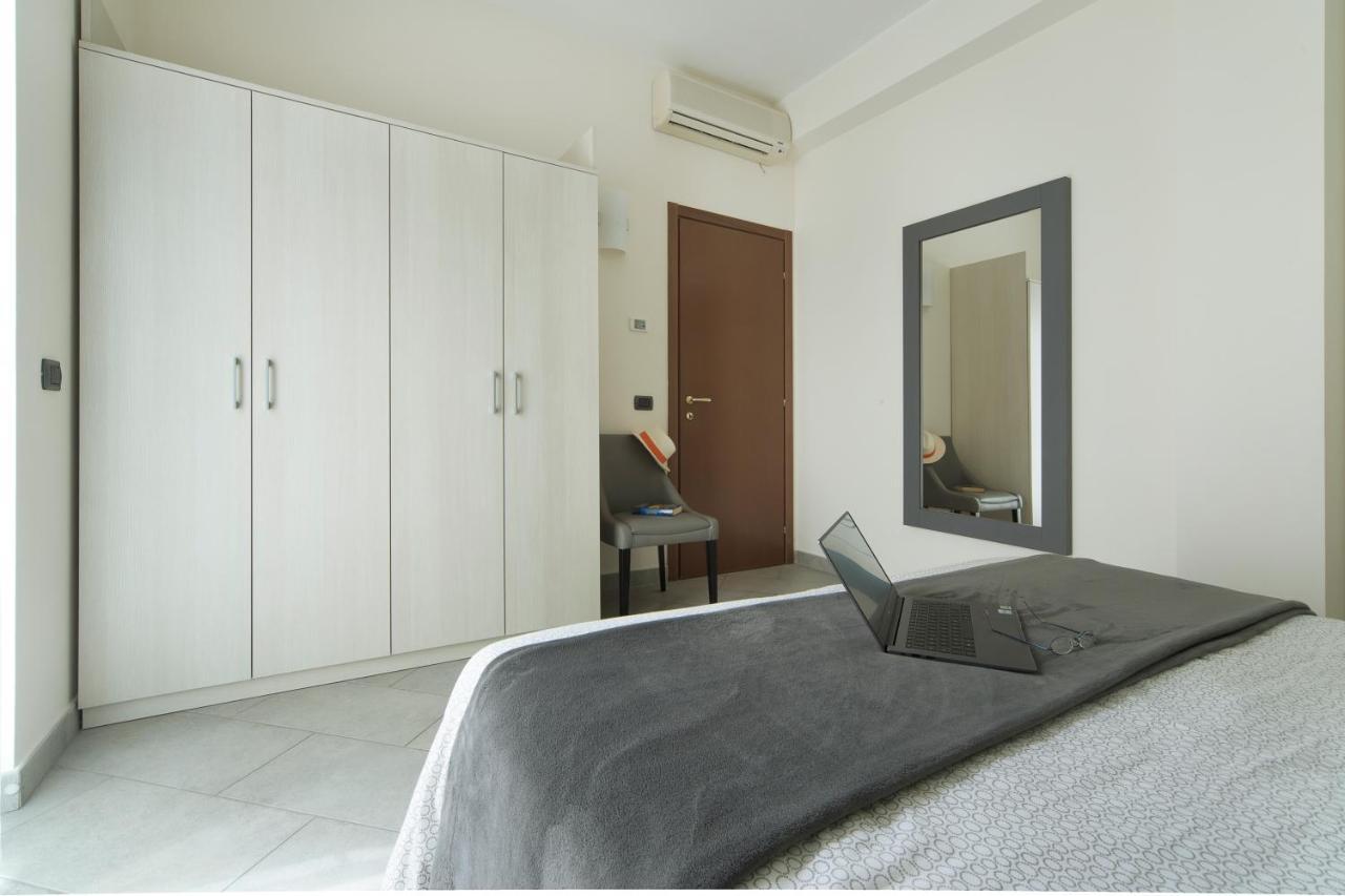 Hotel Residence Laigueglia Free Parking Bagian luar foto