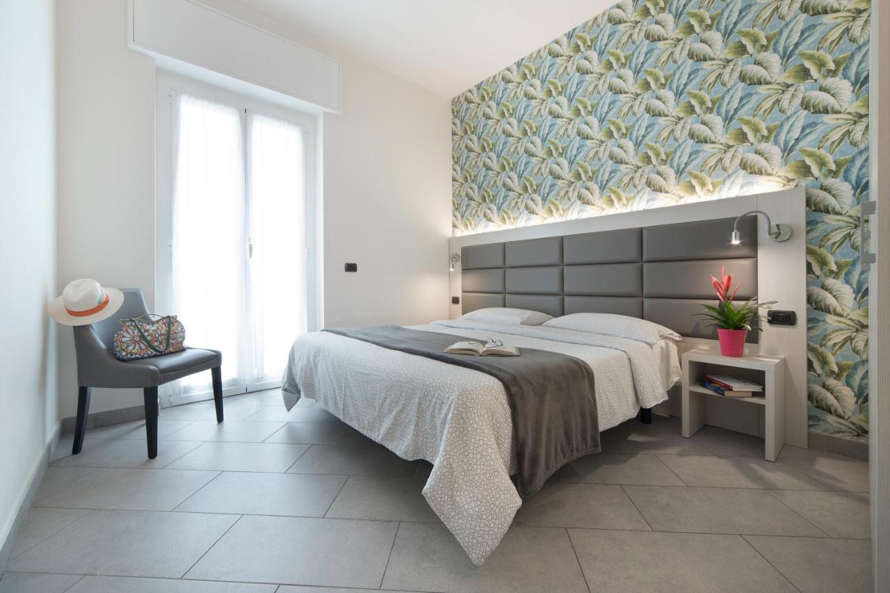 Hotel Residence Laigueglia Free Parking Bagian luar foto