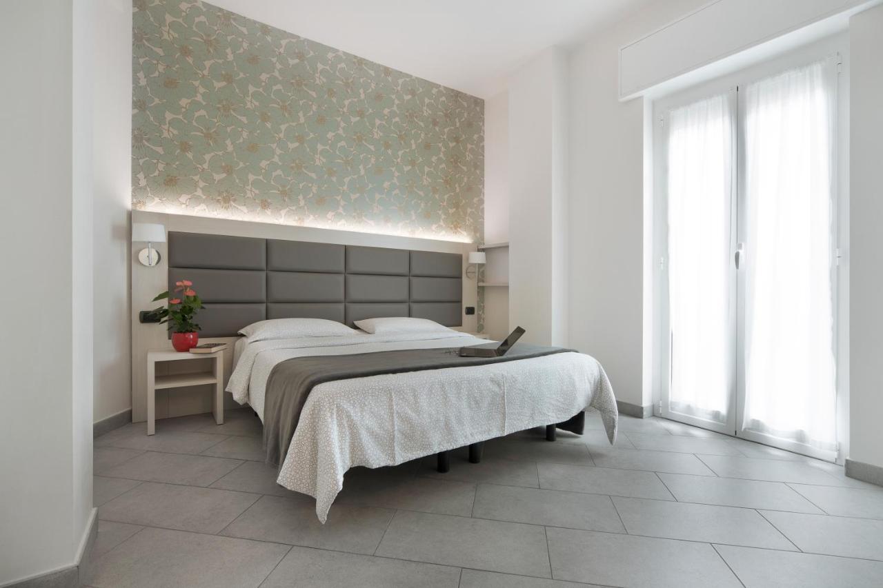 Hotel Residence Laigueglia Free Parking Bagian luar foto