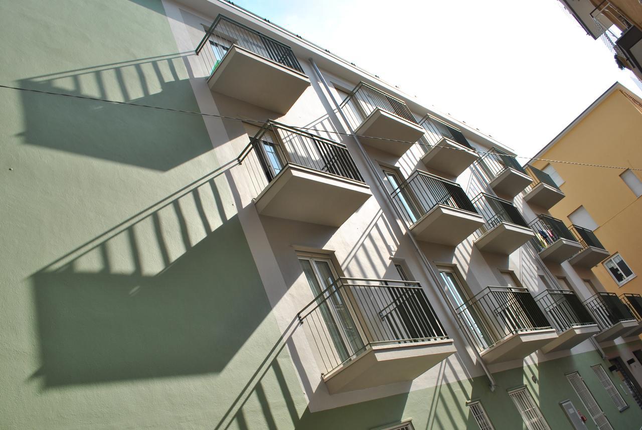 Hotel Residence Laigueglia Free Parking Bagian luar foto