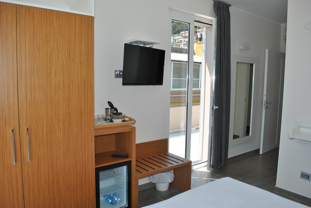 Hotel Residence Laigueglia Free Parking Bagian luar foto